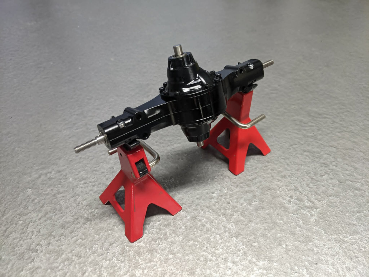 TS- #2 Lesu Center Axle Q-9024