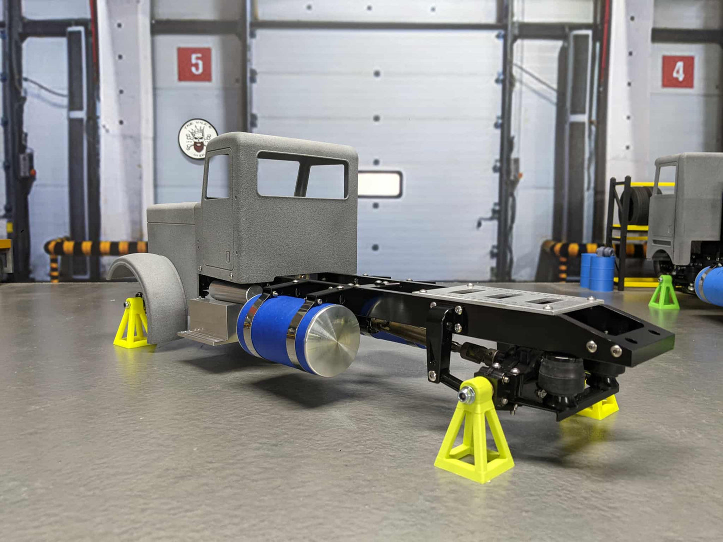 TS-21" P379 Day Cab / Single Axle