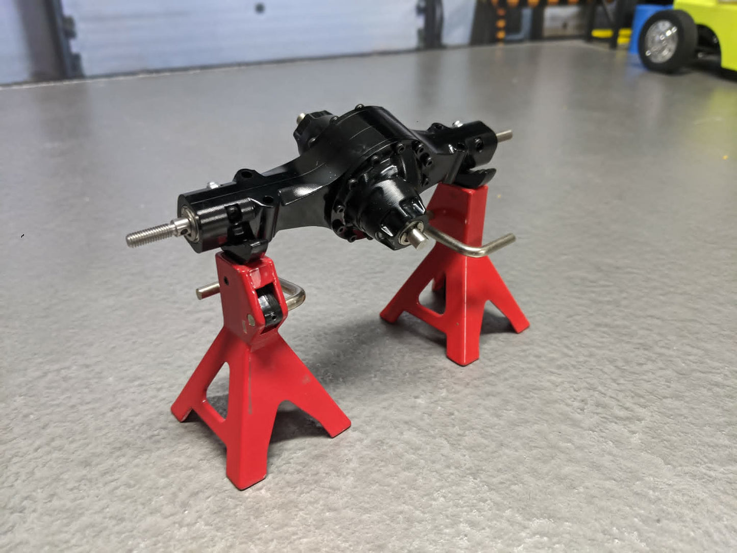 TS- #2 Lesu Center Axle Q-9024