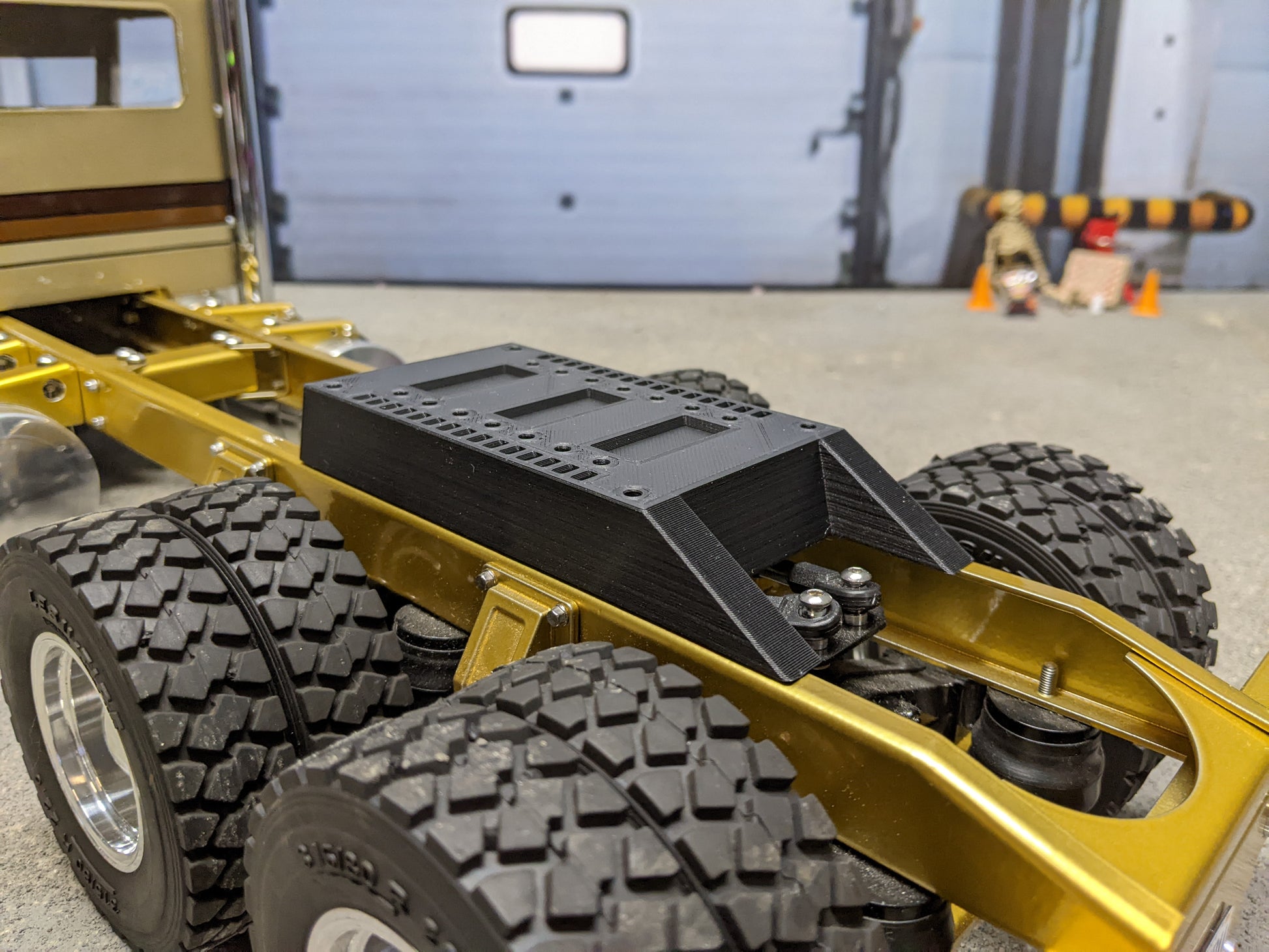 TS - 3d 5th Wheel Riser – True Scale R/C